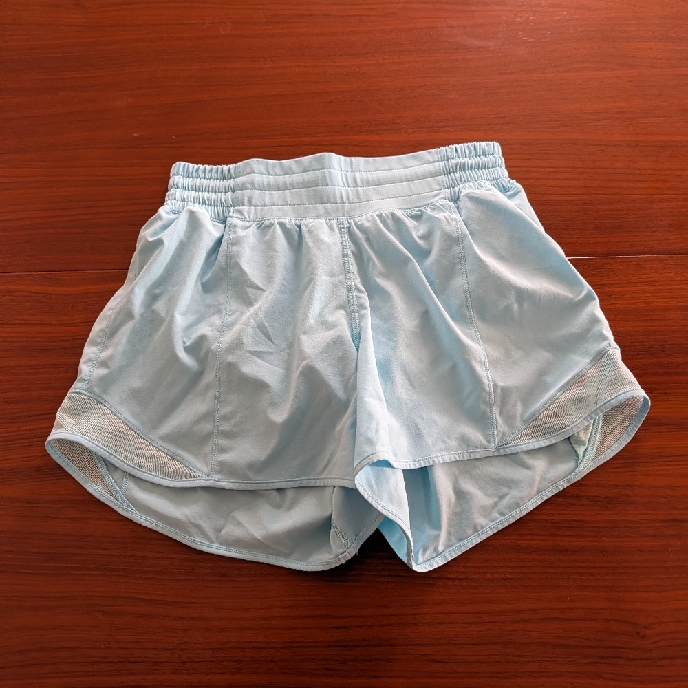 Lululemon Hotty Hot High Rise Shorts HR 4" Powder Blue Pre Owned Size 4